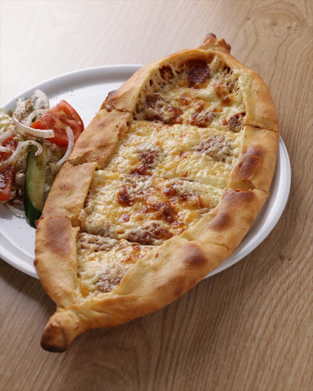 Pide Sucuk u. Goudakäse