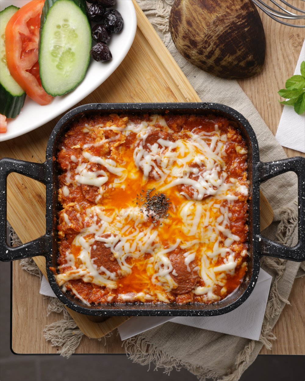 Menemen mit Sucuk u. Gouda