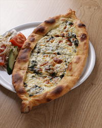 Pide Spinat u. Hirtenkäse